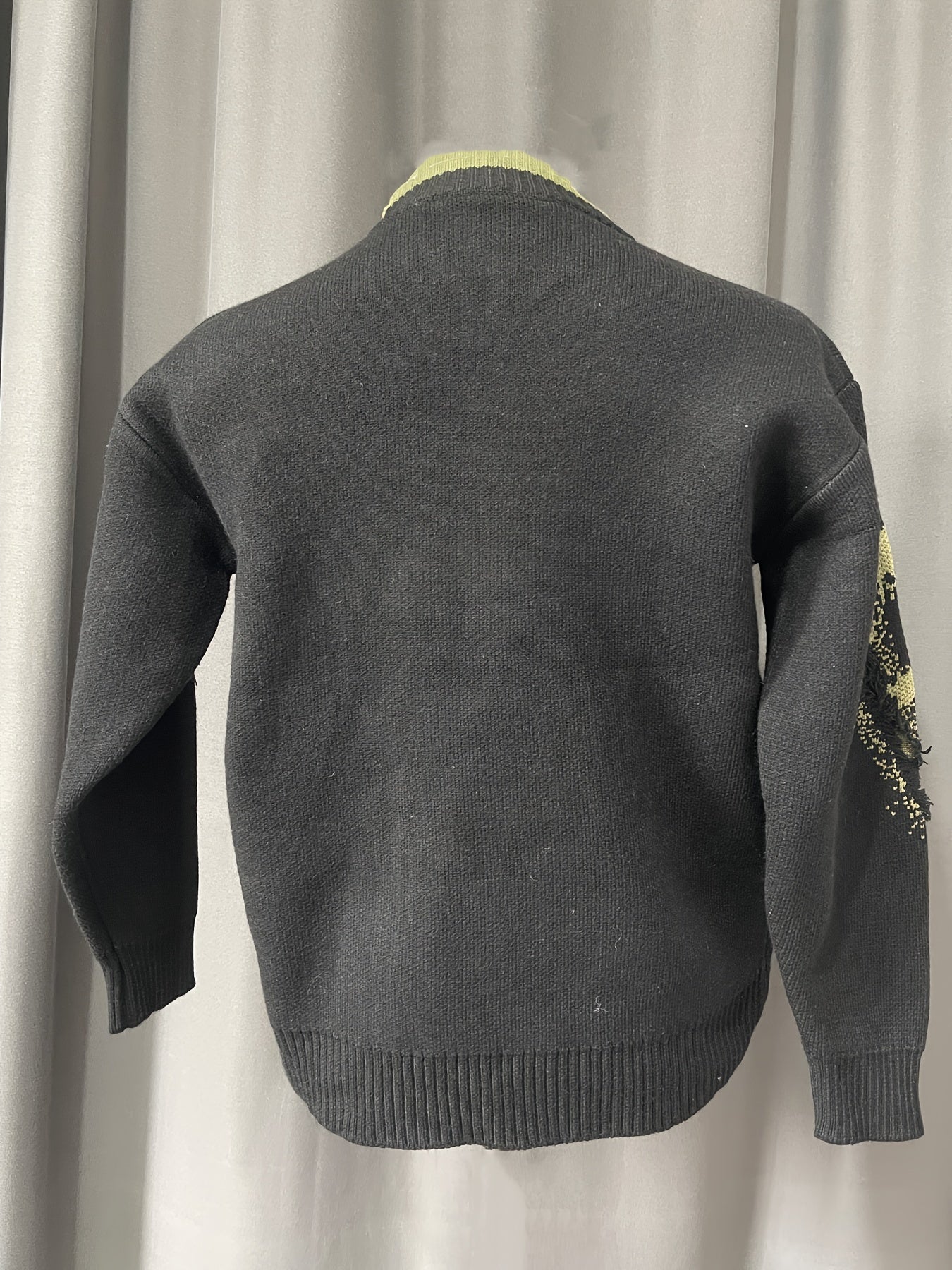 Cozy Men's Loose Fit Color Block Frayed Knitted Pullover Sweater - Soft, Casual, Long Sleeve, Crew Neck, Perfect for Fall and Winter - Easy to Match, Versatile, and Warm