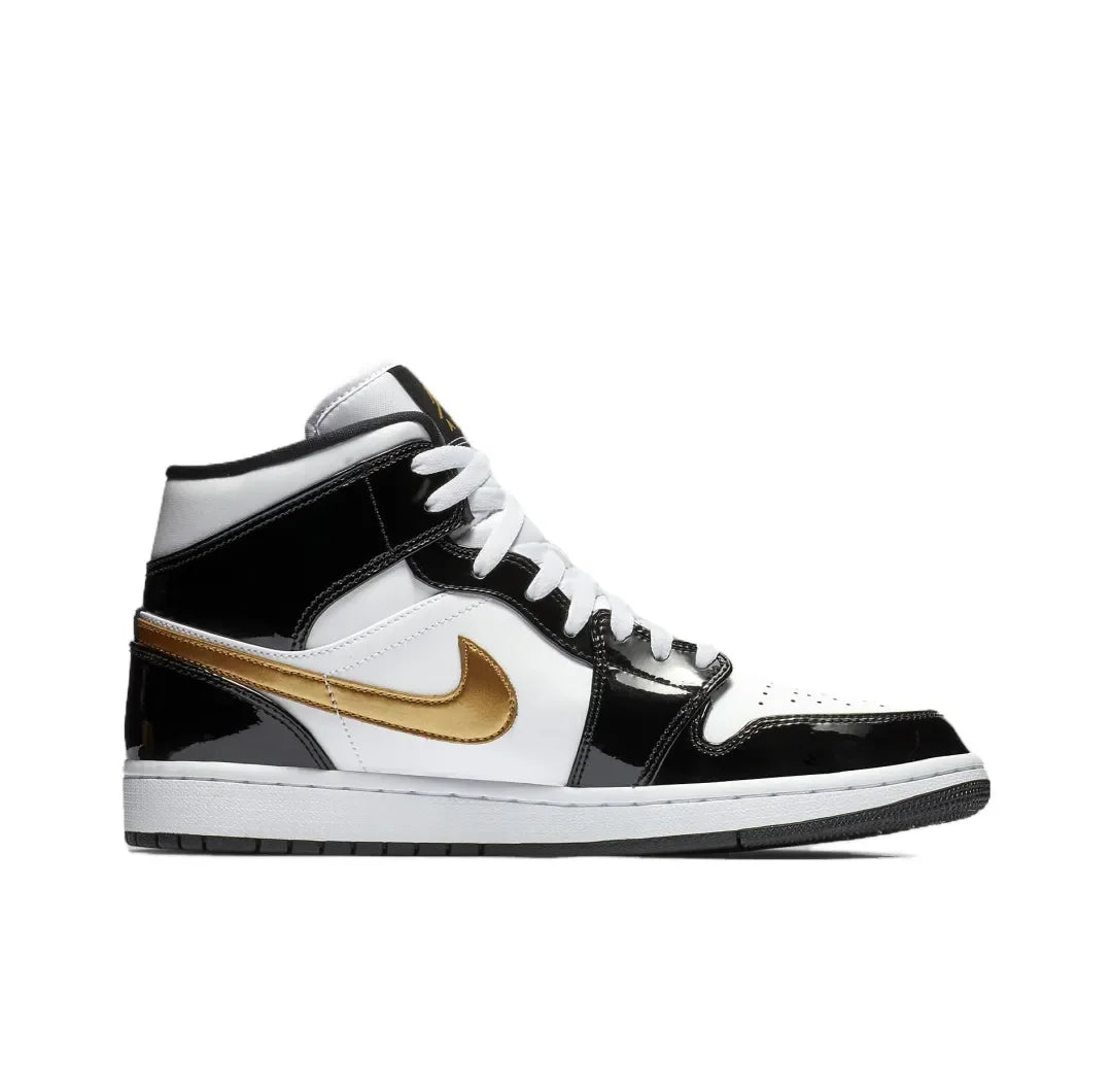 Nike Air Jordan 1 Mens trainers Medium Cut Basketball Shoes White